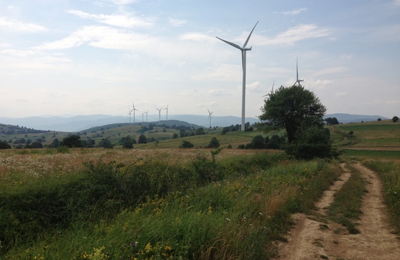 Nad Svatou Helenou vyrostly větrné elektrárny Nad Svatou Helenou vyrostly větrné elektrárny
