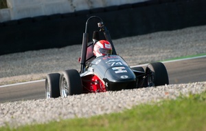 Závodní formule Dragon 2